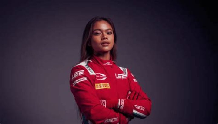 Are there any female F1 drivers? ·