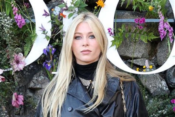 BlogPaper | Claudia Schiffer - Age, Family, Bio