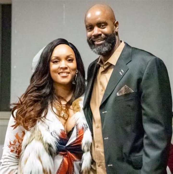 BlogPaper | Emoni Bates - Bio, Age, Height, Single, Nationality, Body Measurement, Career