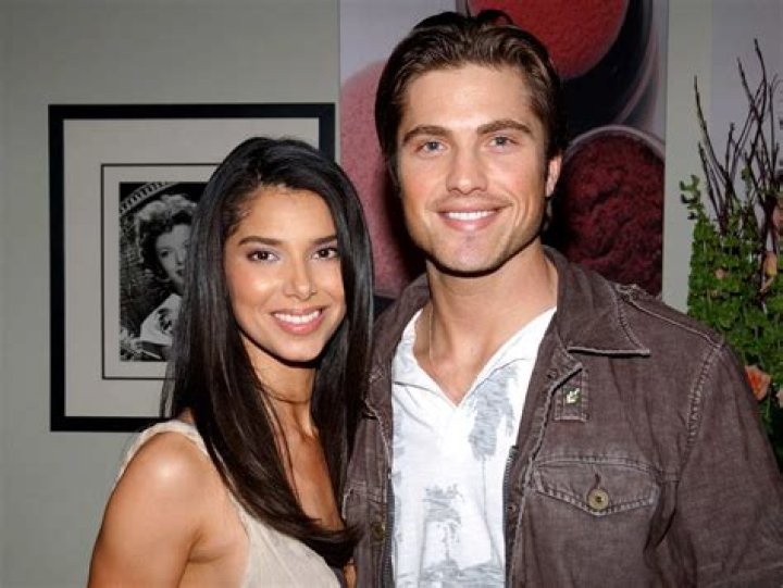 BlogPaper | Eric Winter - Age, Family, Bio
