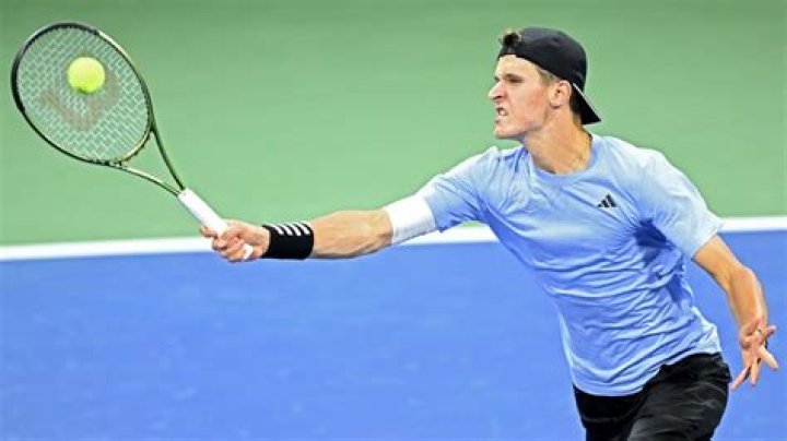 BlogPaper | Eva Gutowski - Age, Family, Bio