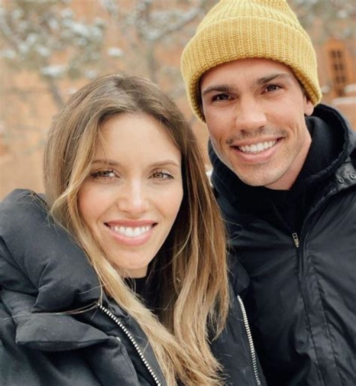 BlogPaper | Tanner Novlan - Bio, Age, Net Worth, Height, Single, Nationality, Career