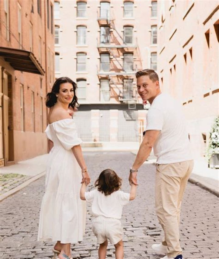 BlogPaper | Zandy Reich - Age, Family, Bio