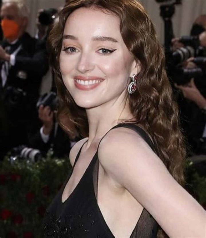 Brunette Actresses In Their 20s