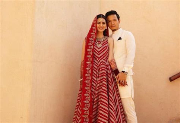 Carin Leon And His Beloved Wife