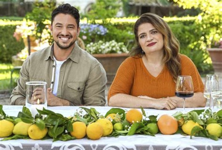Discover The Truth Behind Alex Guarnaschelli's Marital Status
