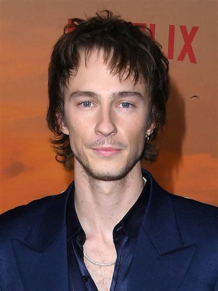 Drew Starkey: Birthdate, Family, And Early Life