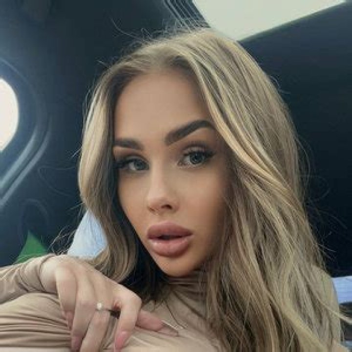 Uncover The Fashion, Beauty, And Travel Secrets Of "@elina.olsson"