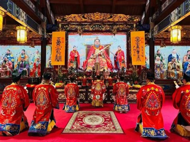 Insights Into Benjamin Bratt's Religious Beliefs