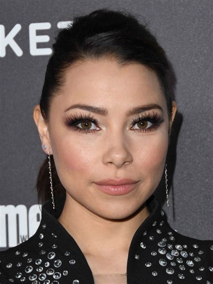 Dynamic Actress: Jessica Parker Kennedy's Stellar Career