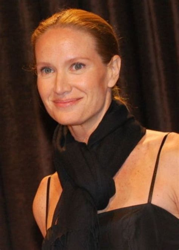 Kelly Lynch Height, Weight, Age, Family, Spouse, Biography, Facts