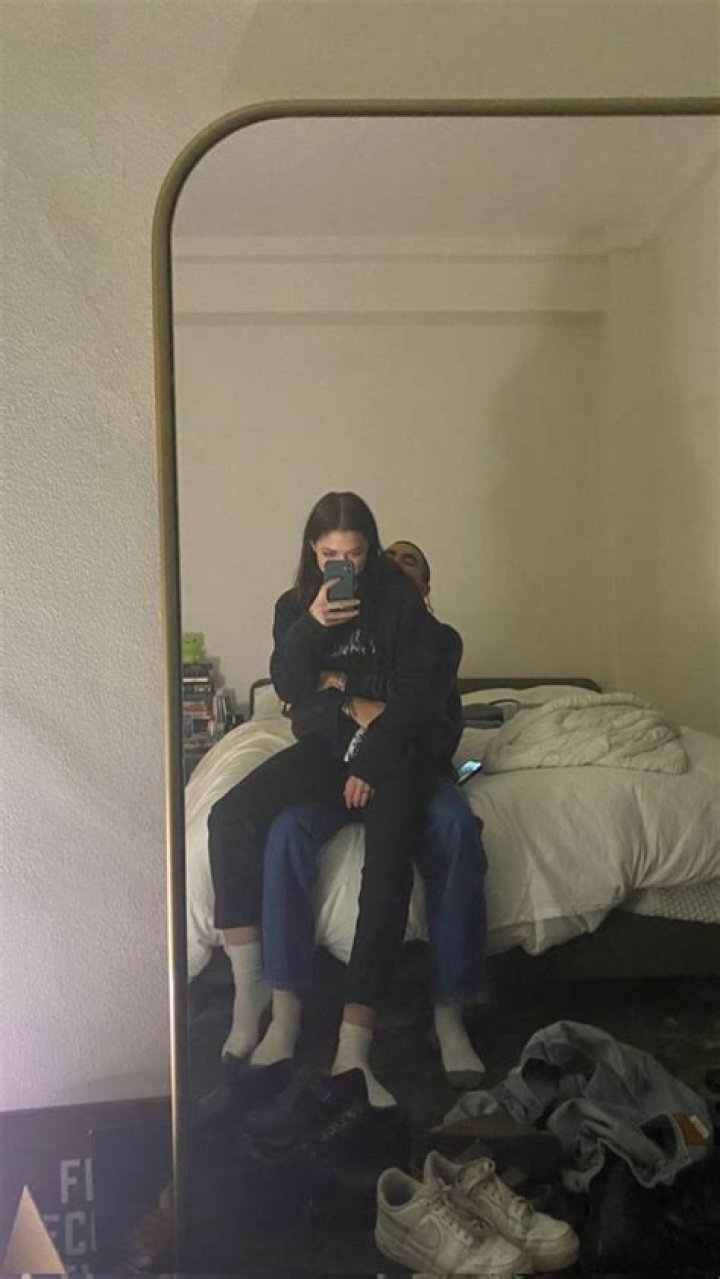 Unveiling The Mystery: All About Lizzy McAlpine's Boyfriend