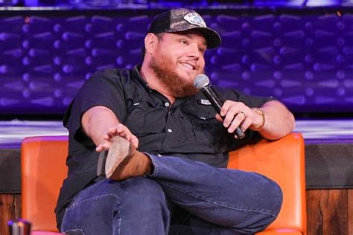 Luke Combs' Political Views: Unveiling The Enigma