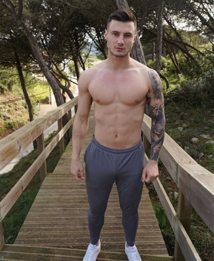 Max Barz's Lyrical And Musical Mastery