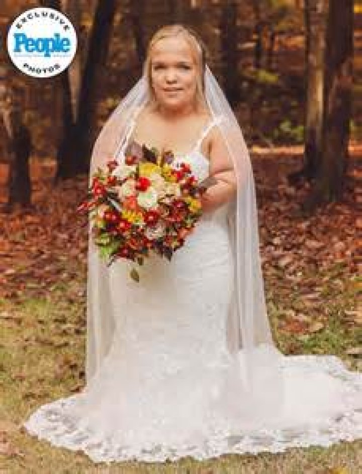 Meet Elizabeth, The Captivating Star Of "7 Little Johnstons"