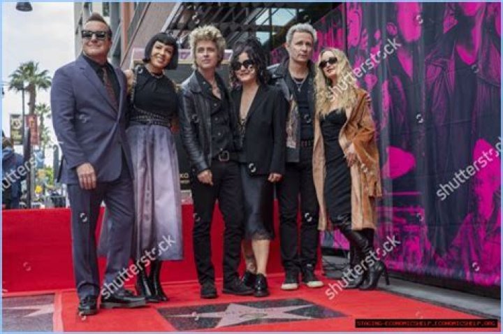 Meet The Rising Artist: Sara Rose Lipert