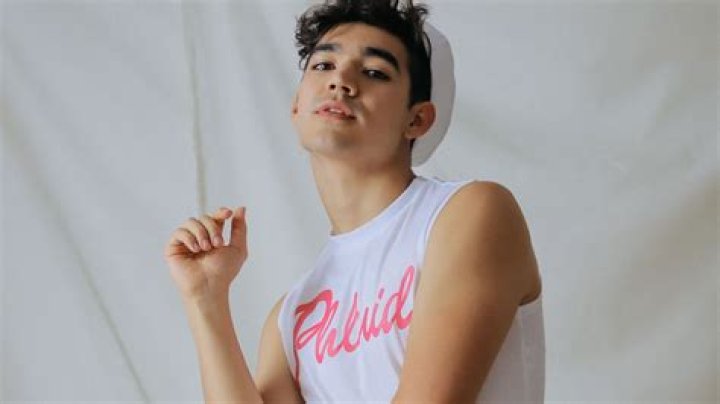 The Rise Of "Glitter Pop": Miss Benny On YouTube And Kissing Boys