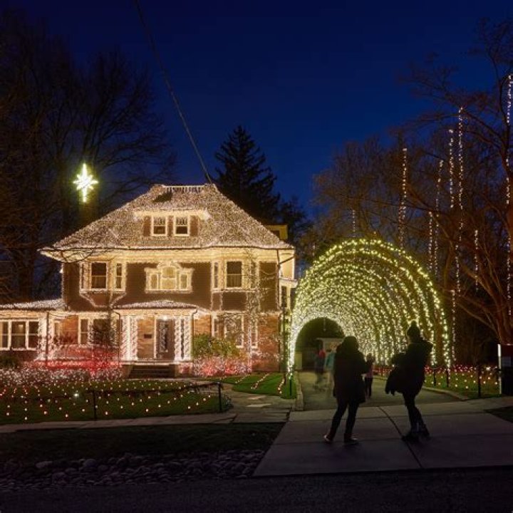 Place for Christmas lights NYT Crossword Clue - News