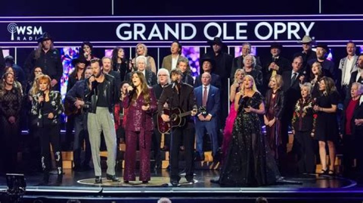 Spotlight On Elle King's Captivating Performance At The Grand Ole Opry