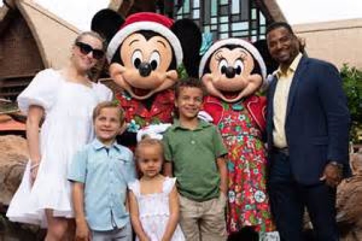 Uncover The Inspiring Story Of Alfonso Ribeiro And His Family