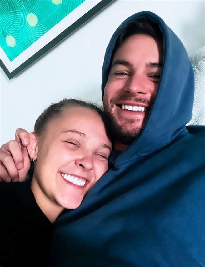 Unveiling JoJo Siwa's Partner: Uncover Hidden Insights