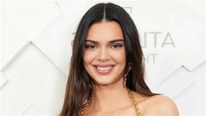 Unveiling Kendall Jenner's Weight: Discoveries And Insights