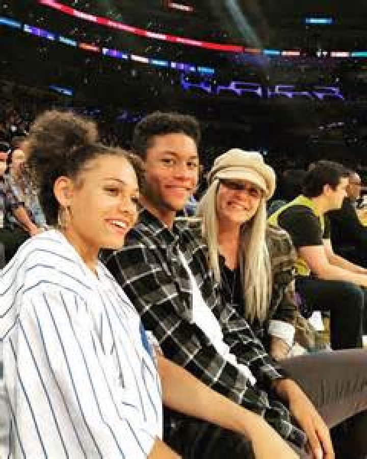 Unveiling Michele Moyer: Abstract Art's Emotive Master