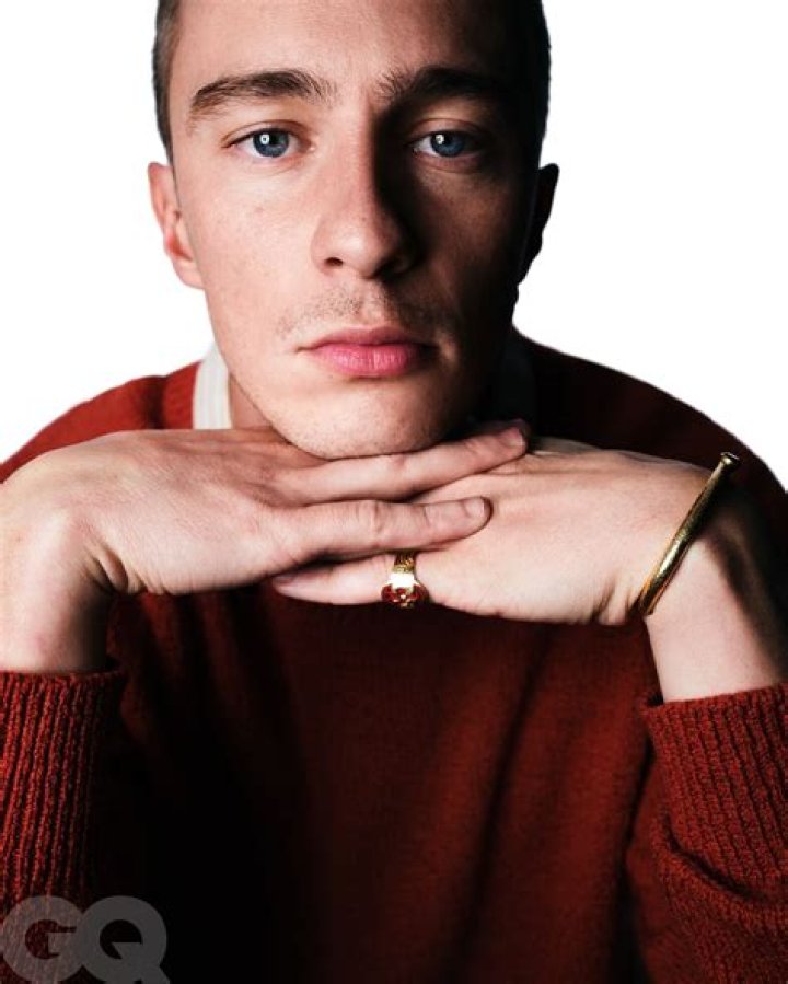 Unveiling The Secrets Of Drew Starkey's Relationships: Discoveries And Insights