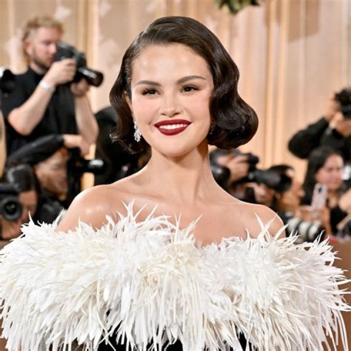 Unveiling The Secrets: Uncovering Selena Gomez's Measurements