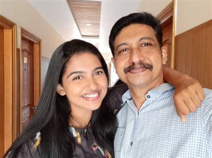 Discover The Marital History Of Lee Asher