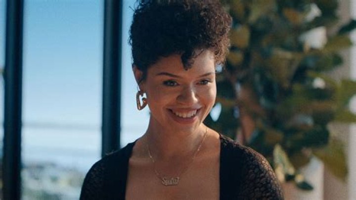 Who Is Aiyana Goodfellow? Everything To Know About The Outlaws Actress correo