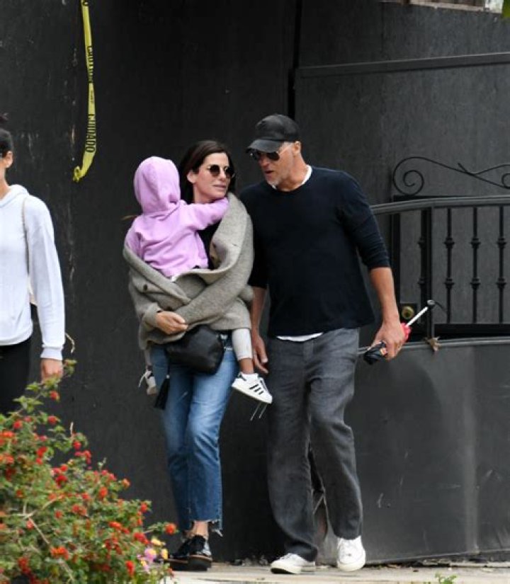 Who Is Robert Sheehan's Longtime Partner?