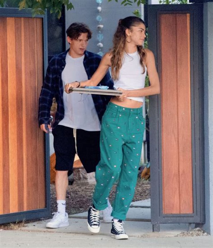 Unveiling Zendaya's Towering Presence: Height And The Rise Of A Hollywood Icon